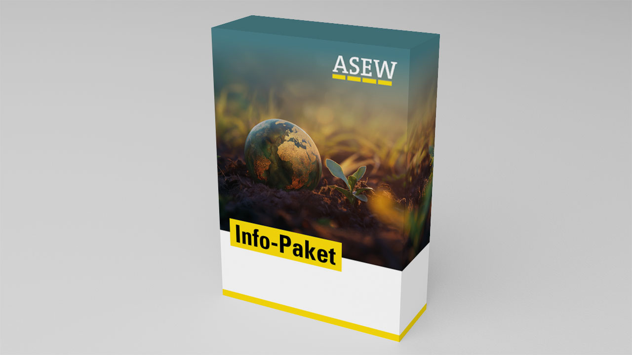 Erdkugelminiatur auf einem Feld